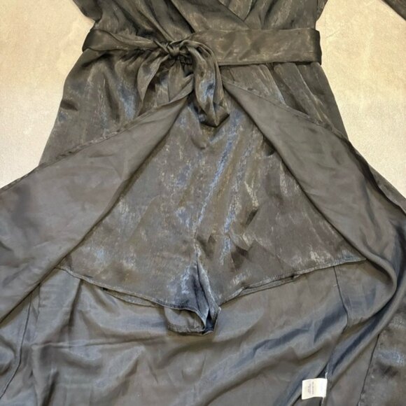 LOVERS   FRIENDS Ashton Romper Robe Size Medium NWT - Picture 7 of 11